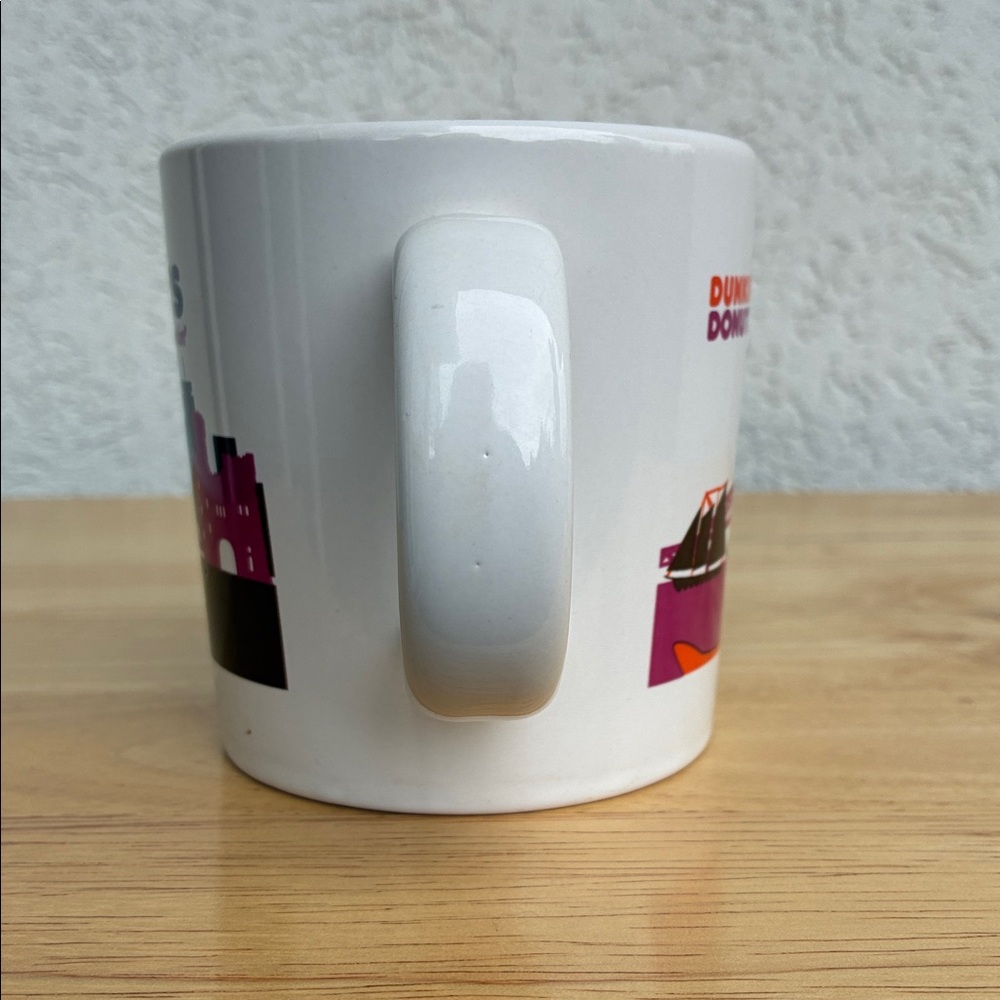 Dunkin’ Donuts Massachusetts mug 2012. - Picture 5 of 9